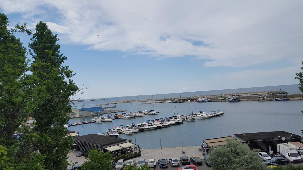Modern Beach Apartment Constanta Exterior photo